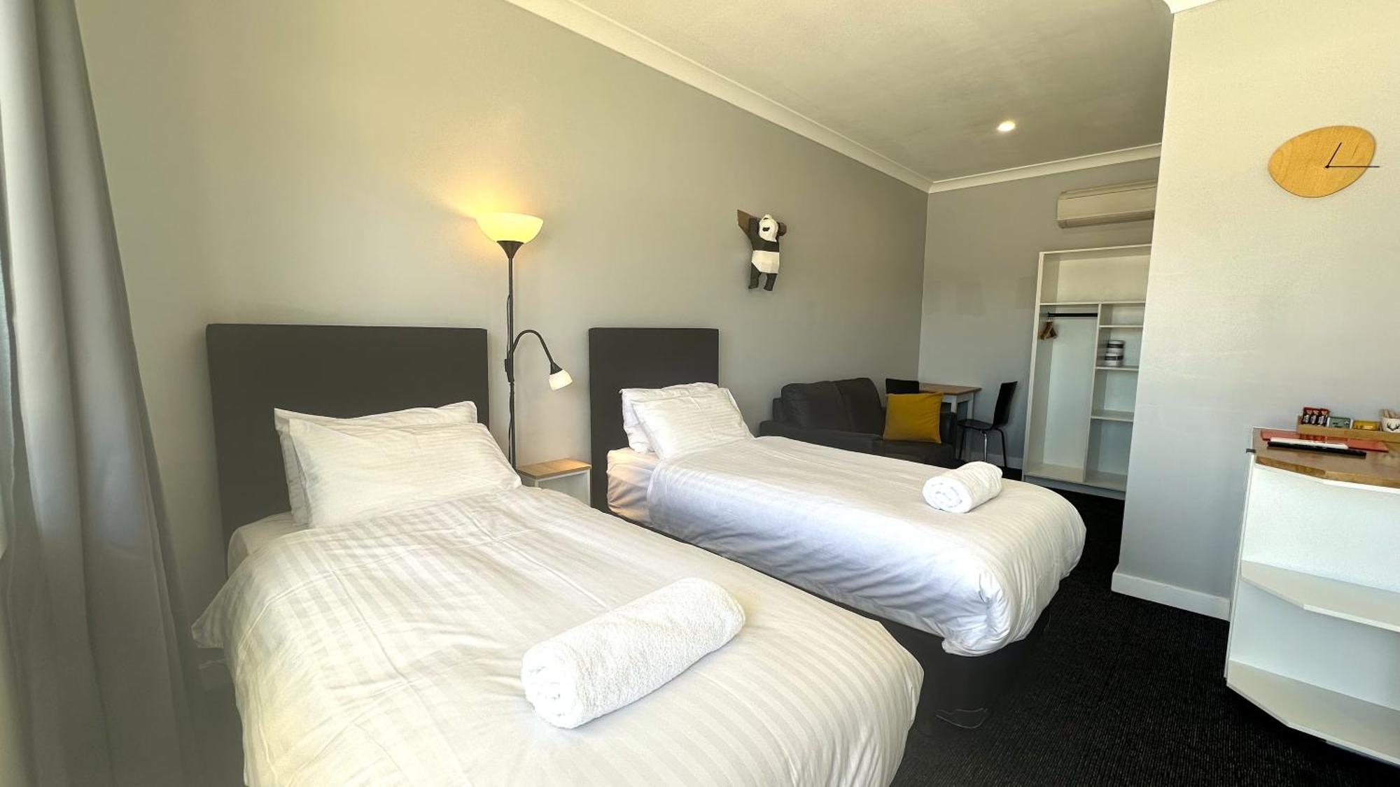 Vikas Motel Jindabyne Exterior photo